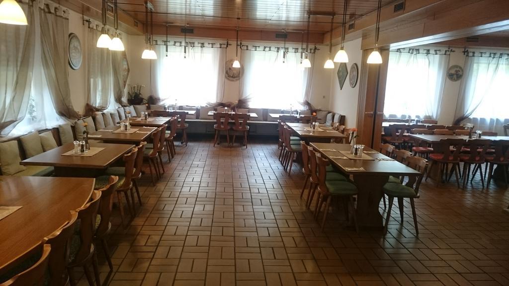 Gasthof Wilhelm Tell Fremdenzimmer เซิร์นดอร์ฟ ภายนอก รูปภาพ
